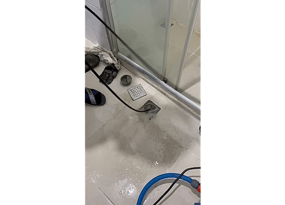 Küvet ve duş giderlerinizi Kanalizasyon doktoru&nbsp;olarak 7/24 acil servis hizmetimizle anında müdahele ediyoruz.